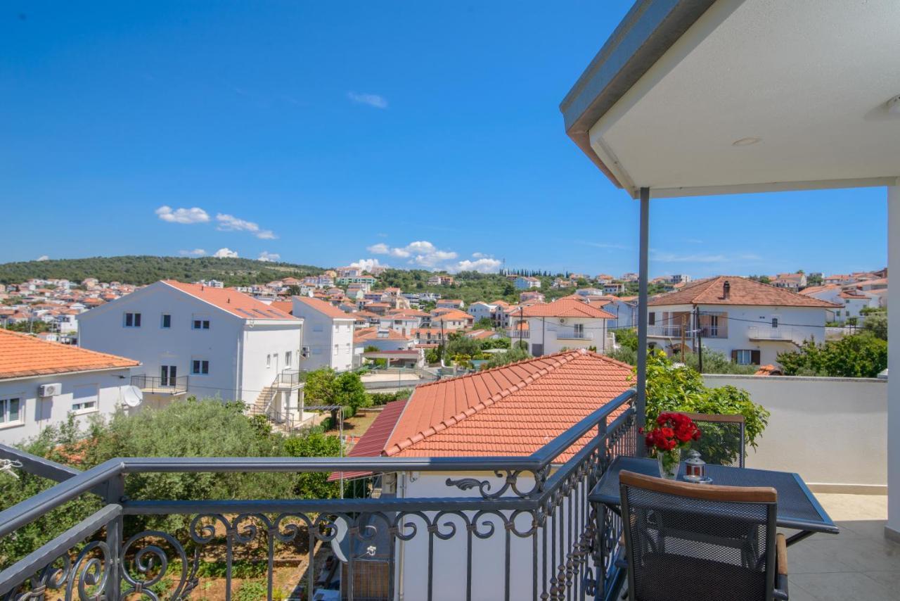 Apartments Tonka Trogir Exterior foto